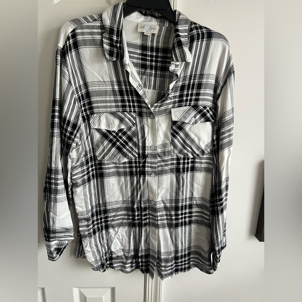 Jun & Ivy plaid button down shirt L